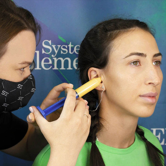 Снятие слепков ушей для кастомных наушников System Elements в офисе