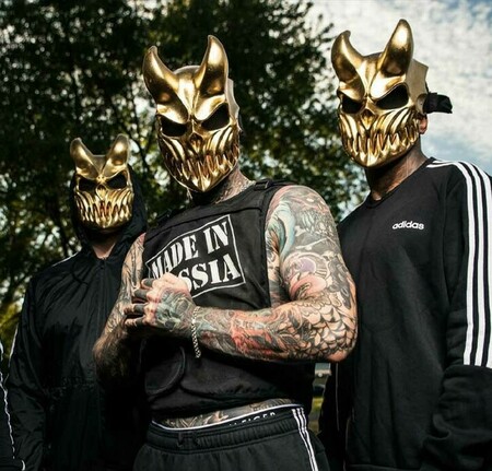 Евгений Новиков, Slaughter to Prevail, в кастомных наушниках System Elements