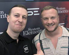 Дмитрий Журавлёв с нами Дмитрий Журавлёв с наушниками System Elements