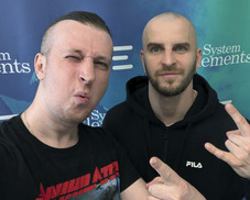 Евгений Новиков с нами Евгений Новиков, Slaughter to Prevail, с наушниками System Elements