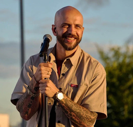 Александр Степанов, ST, в кастомных наушниках System Elements