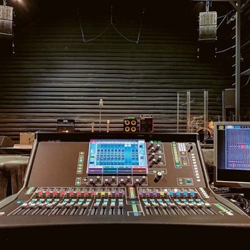 Пульт Allen & Heath dLive в TSGroup Performance Center